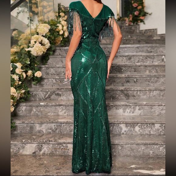 Luxe fringe detail mermaid hem party prom sequins dress - Picture 3 of 6